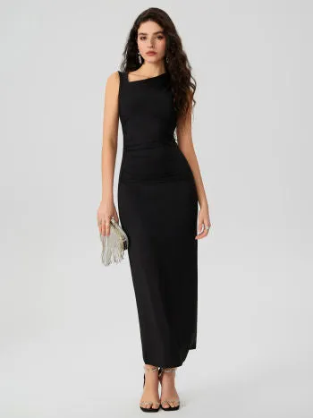 Asymmetrical neck solid ruched maxi dress in black