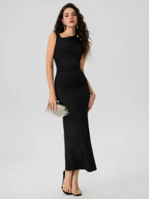 Asymmetrical neck solid ruched maxi dress in black