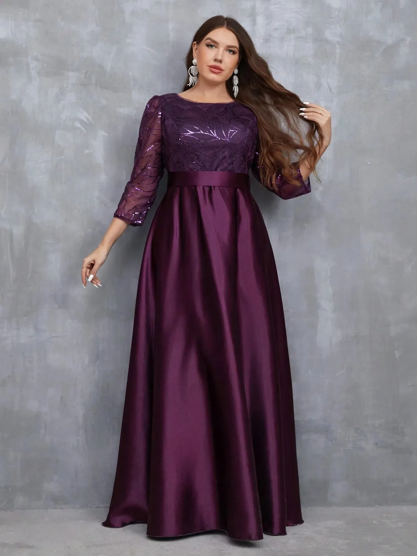 Champagne Round Neck Lace Sleeve Plus Size Party Dress